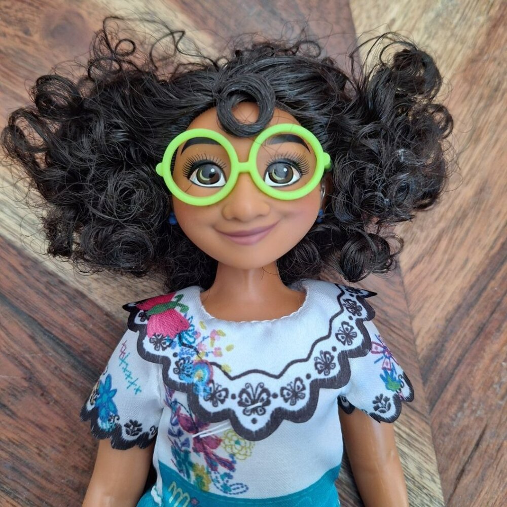 Disney Encanto Mirabel Madrigal Doll 11 Inch Removable‎ Shoes Curly Hair Glasses